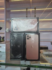 New iPhone 11 Pro Max, 256GB