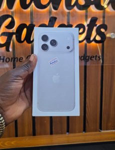 iPhone 18 Pro Max 256GB Glacier